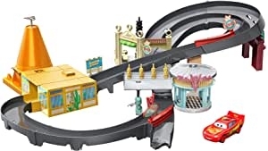 Disney Cars Pista de coches Radiator Springs, juguetes niños 4 años (Mattel GGL47)